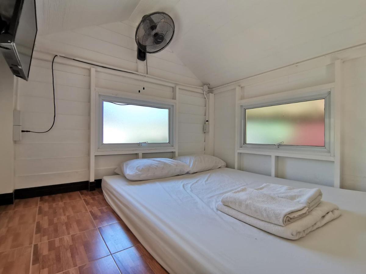 Phuhaya Bamboo Bungalows Ko Lanta Buitenkant foto