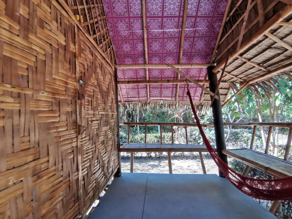 Phuhaya Bamboo Bungalows Ko Lanta Buitenkant foto