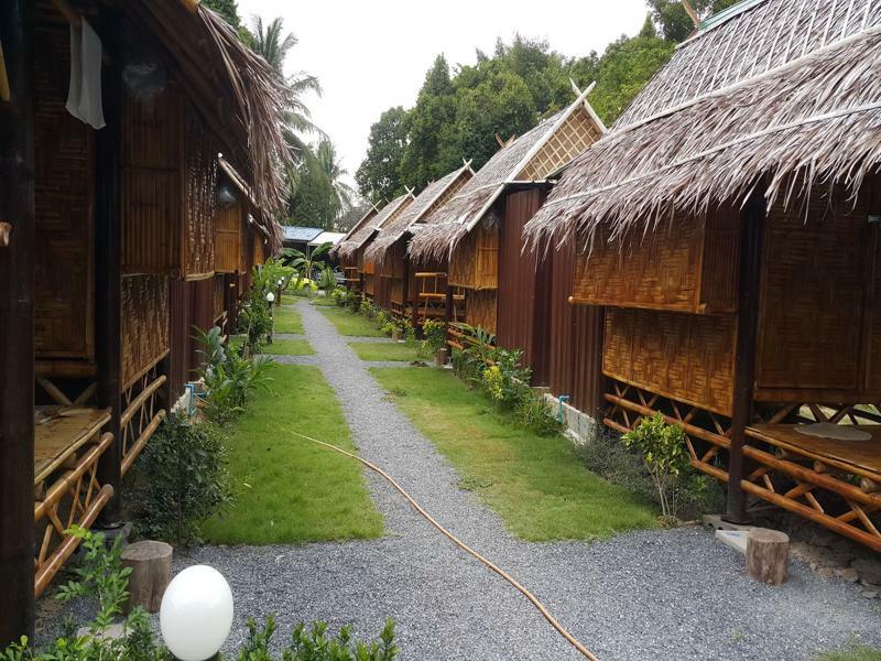 Phuhaya Bamboo Bungalows Ko Lanta Buitenkant foto